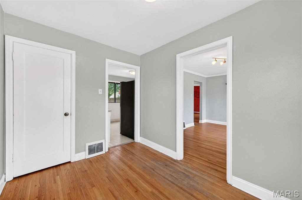 7433 Morgan Ford Road St. Louis, MO 63116 - Photo 7 of 24 Gallery Image 7