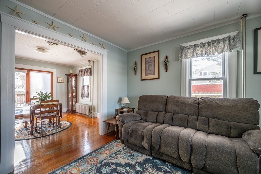 61 Bridge Road Northampton, MA 01062 - Photo 14 of 34 a living room with furniture and a window