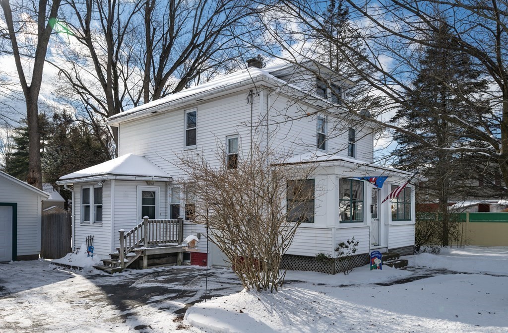 61 Bridge Road Northampton, MA 01062 - Photo 3 of 34 a front view of a house with garden