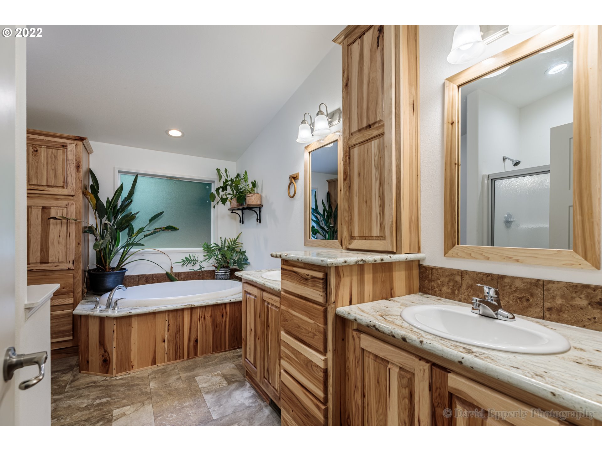 67460 Meissner Road Deer Island, OR 97054 - Photo 10 of 22 Bathroom, Attached