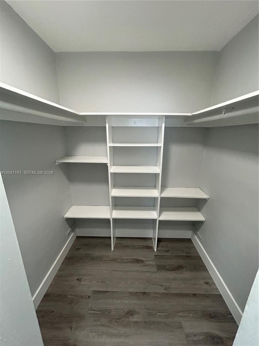 1346 Alton Road, Unit B2 Miami Beach, FL 33139 - Photo 6 of 10