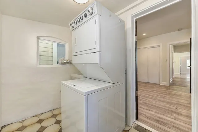 a view of utility room