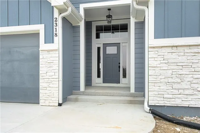 $700,000 | 2318 Larkspur Lane, Kearney, MO 64060