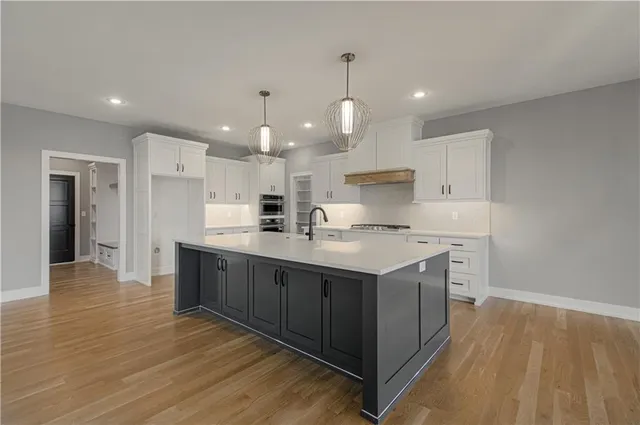 $700,000 | 2318 Larkspur Lane, Kearney, MO 64060