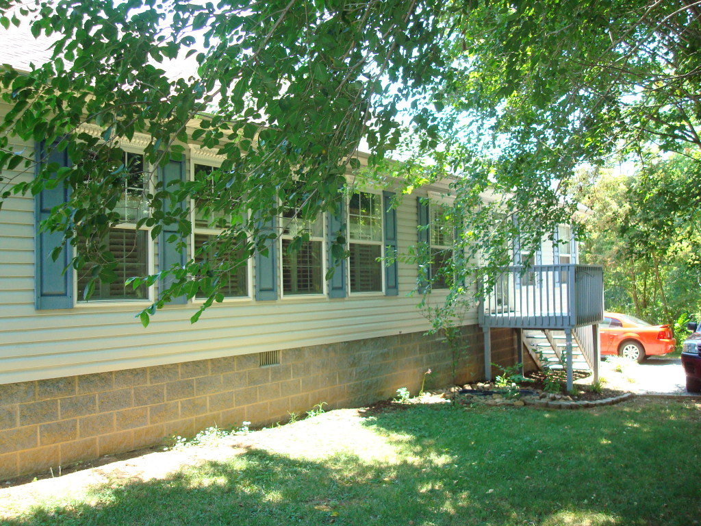 3162 Jae Valley Road Roanoke, VA 24014 - Photo 10 of 11 Exterior
