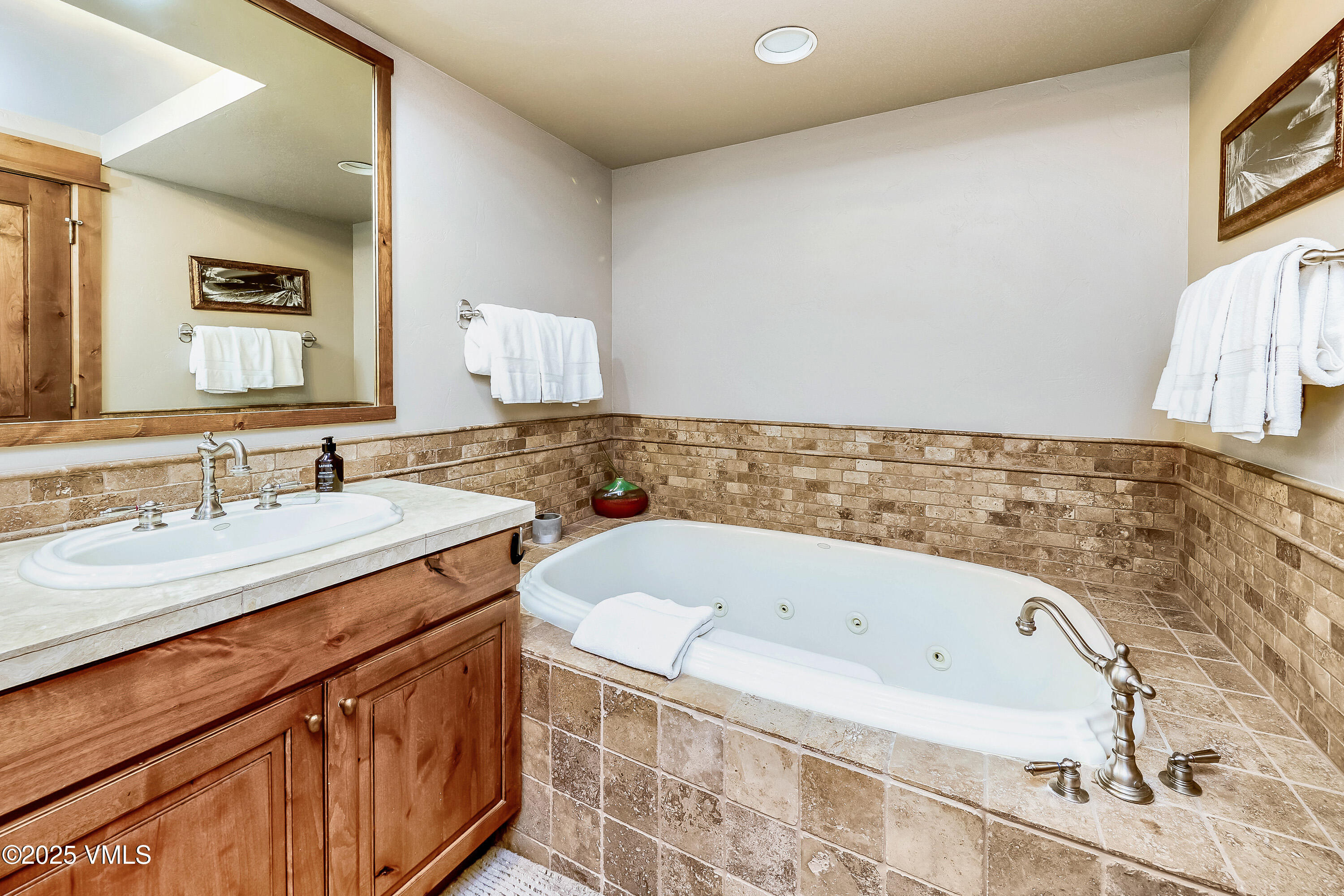 142 Arrowhead Circle, Unit B201 Edwards, CO 81632 - Photo 16 of 35 One_Arrowhead_B201_022