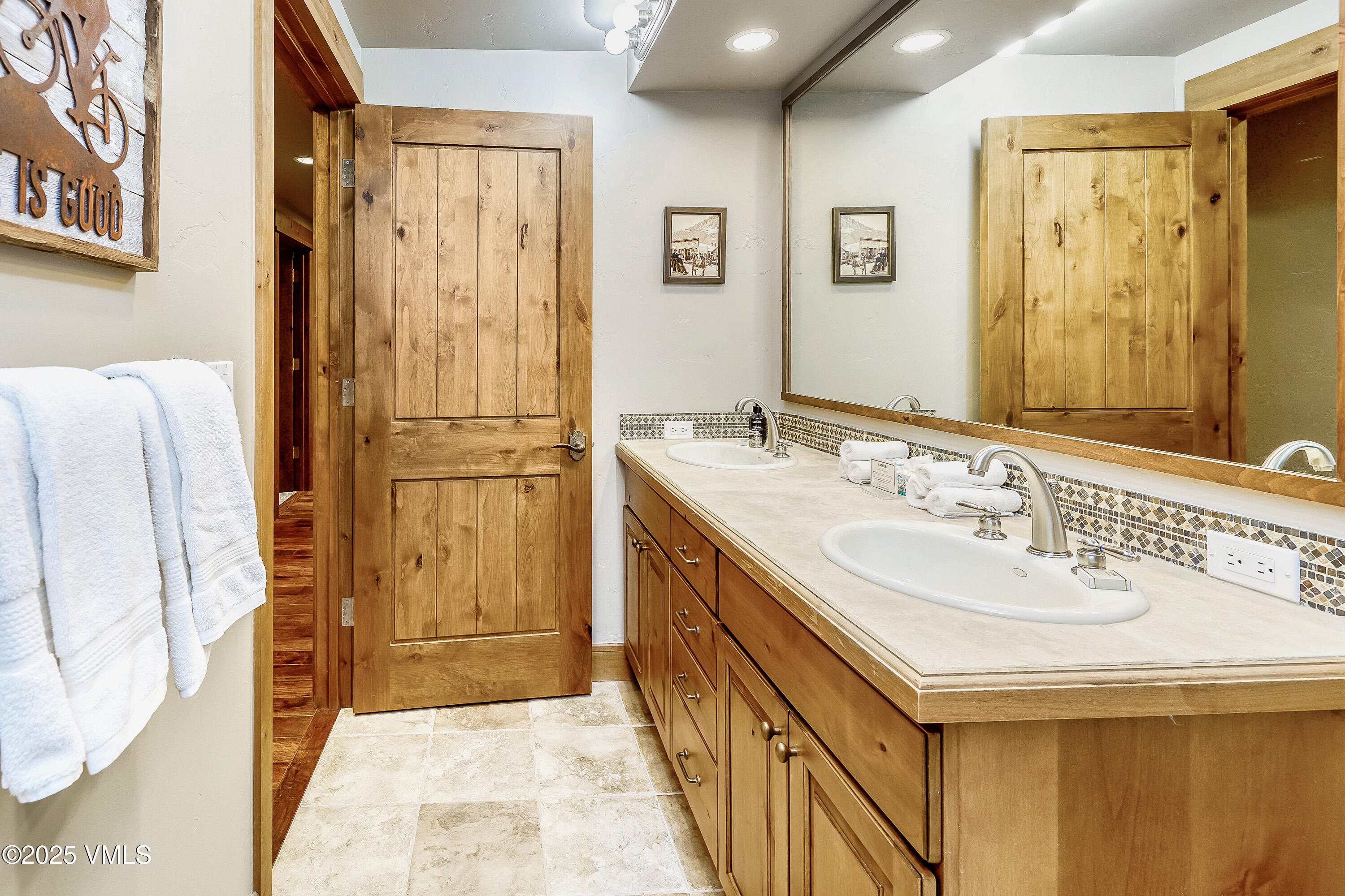 142 Arrowhead Circle, Unit B201 Edwards, CO 81632 - Photo 21 of 35 One_Arrowhead_B201_034