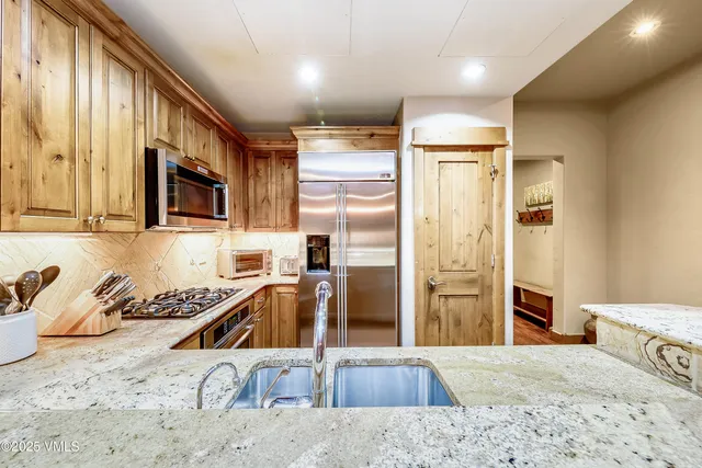 $2,795,000 | 142 Arrowhead Circle, Unit B201, Edwards, CO 81632