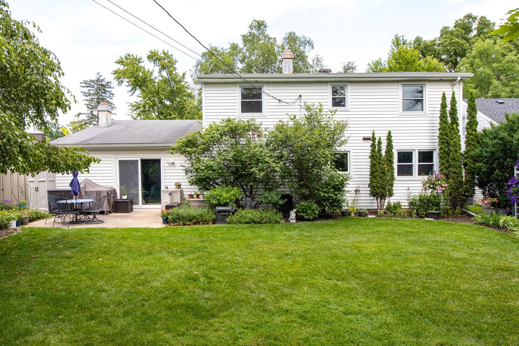 1715 North Viola Street Appleton, WI 54911 - Photo 32 of 44