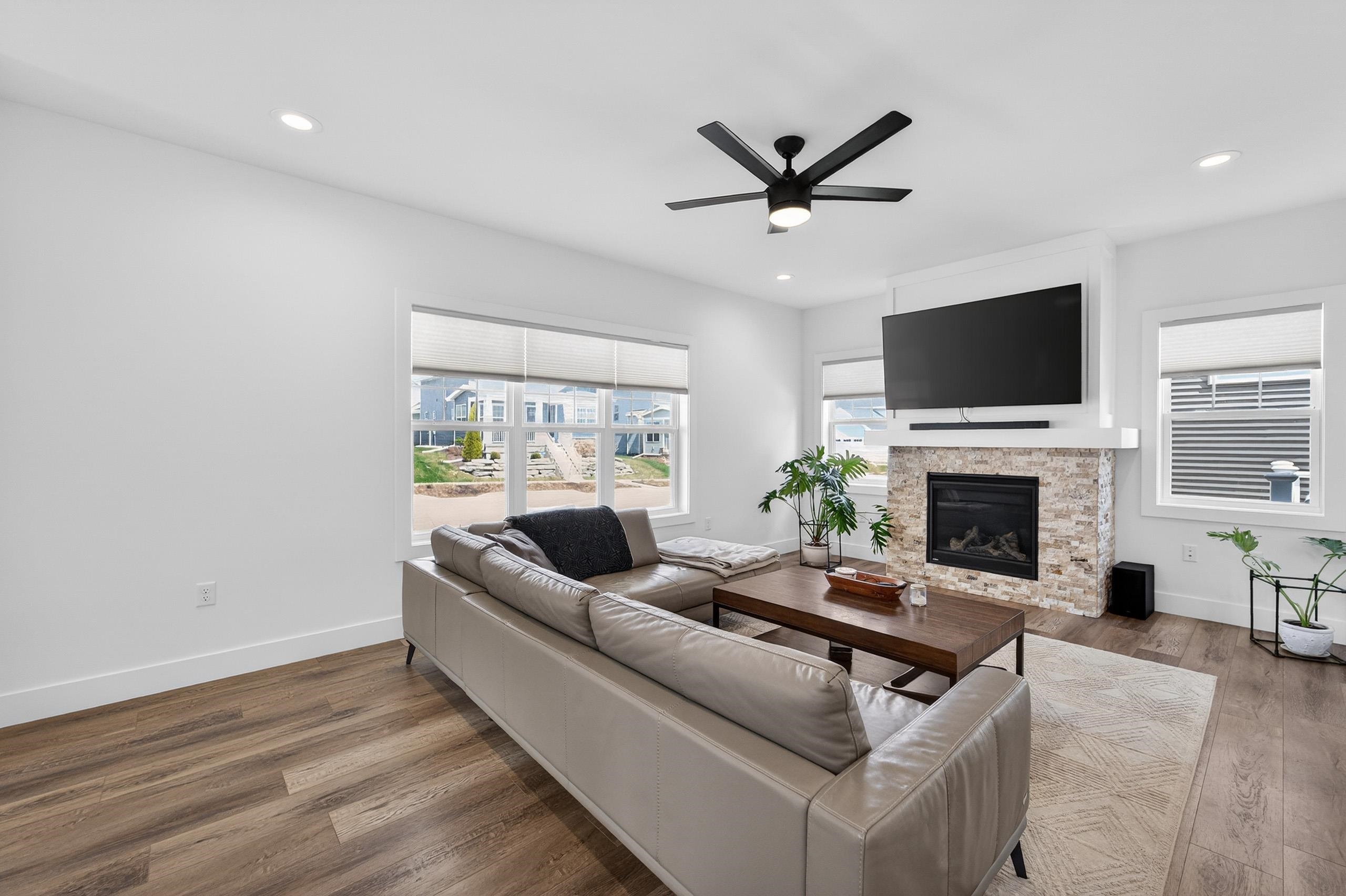 4889 Arugula Road Fitchburg, WI 53711 - Photo 4 of 44