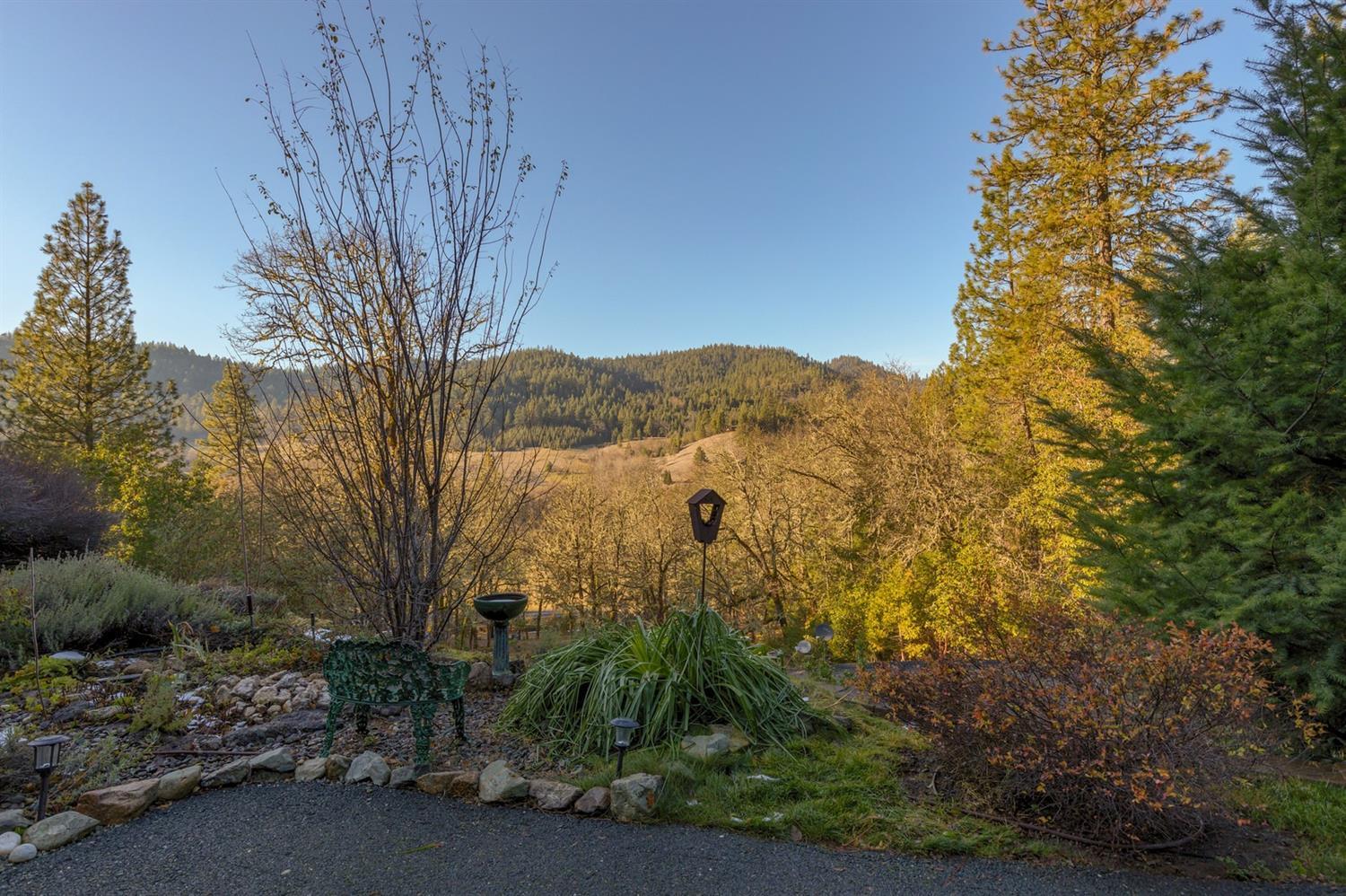 8129 Thompson Creek Road Jacksonville, OR 97530 - Photo 4 of 33 Additional Photo