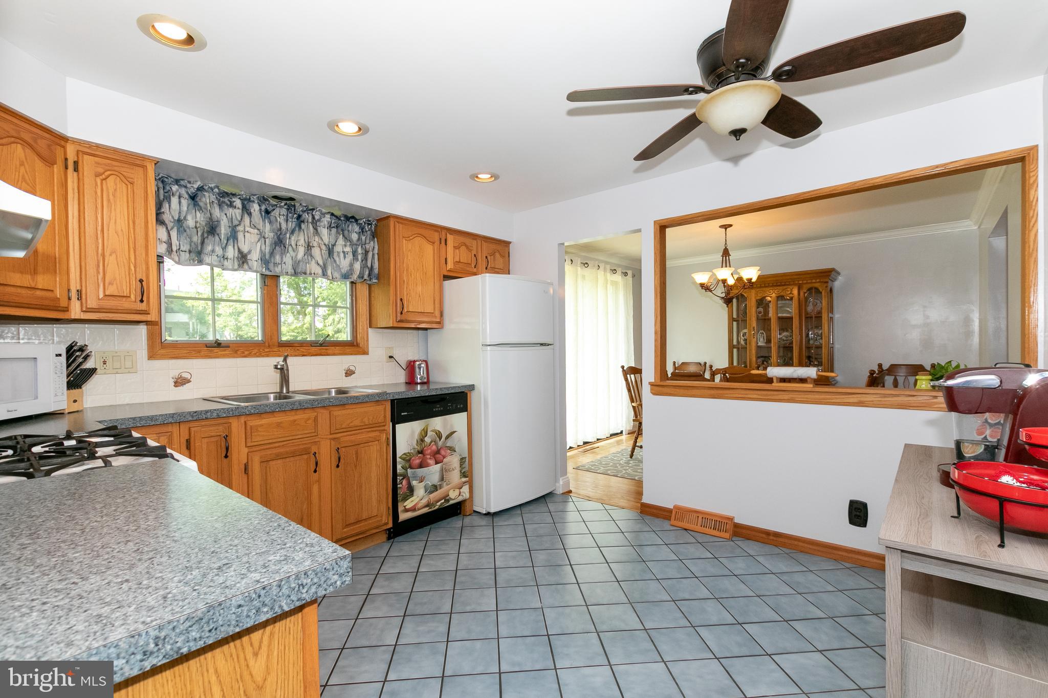 218 Green Ridge Road Voorhees, NJ 08043 - Photo 12 of 36