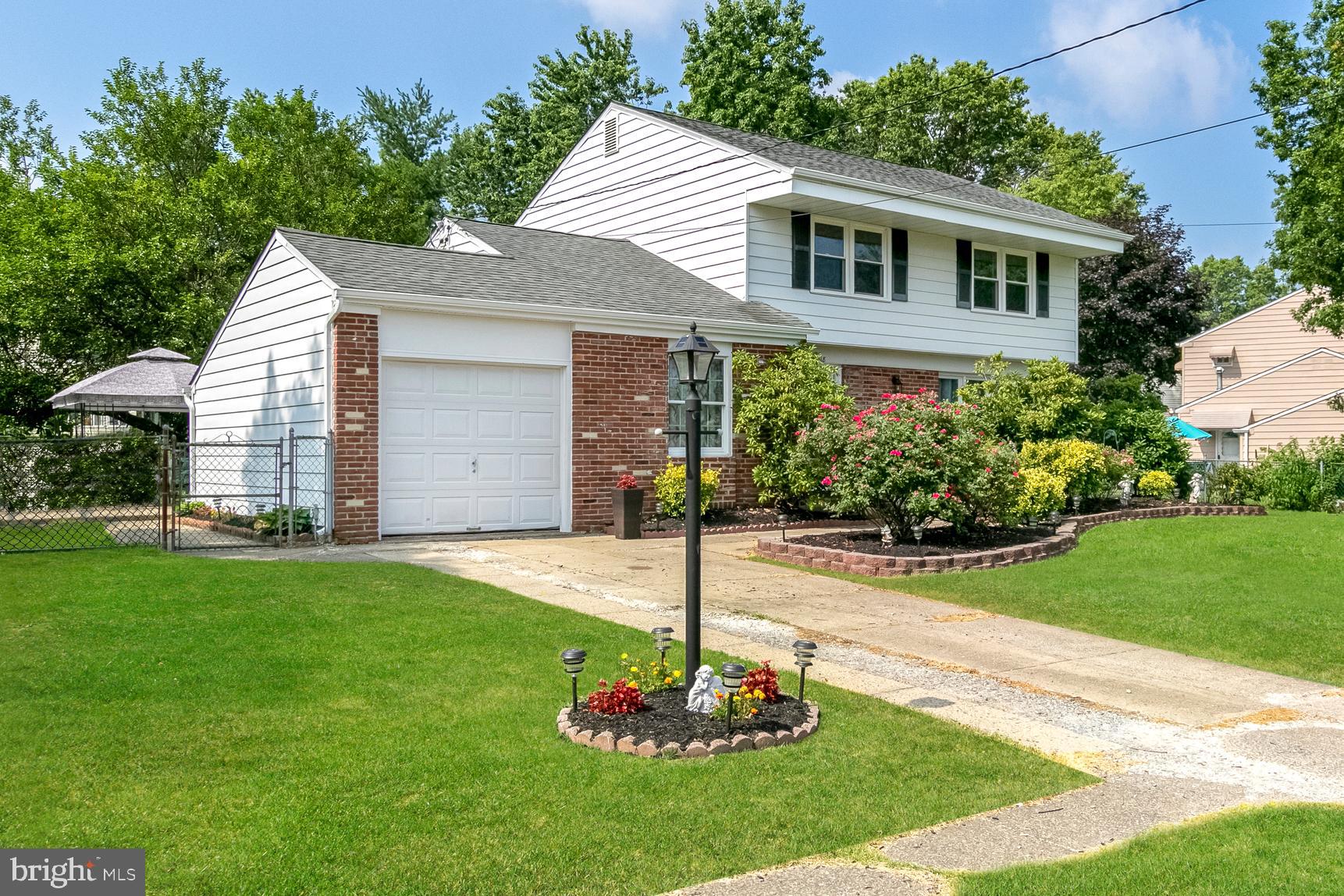 218 Green Ridge Road Voorhees, NJ 08043 - Photo 3 of 36