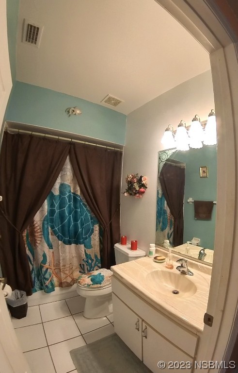 213 Falcon Avenue Edgewater, FL 32141 - Photo 23 of 44 a bathroom with a sink and a mirror