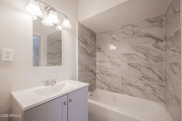 $1,095 | 864 East Chandler Boulevard, Unit 9, Chandler, AZ 85225