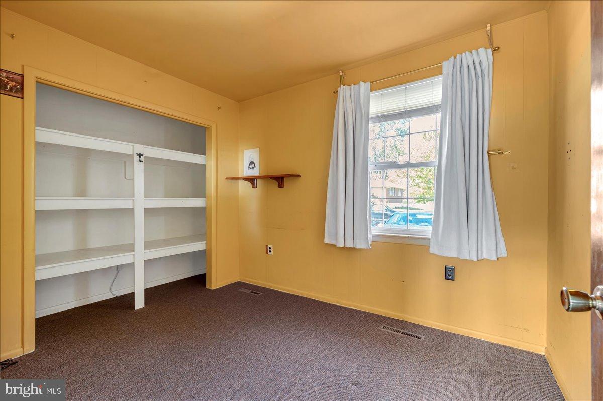 2010 Kynwyd Road Wilmington, DE 19810 - Photo 25 of 33 a room with a bed and a window