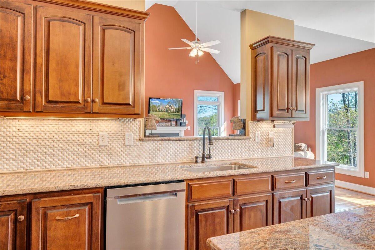 85 Cedar Bay Road Union Hall, VA 24176 - Photo 33 of 134 Kitchen