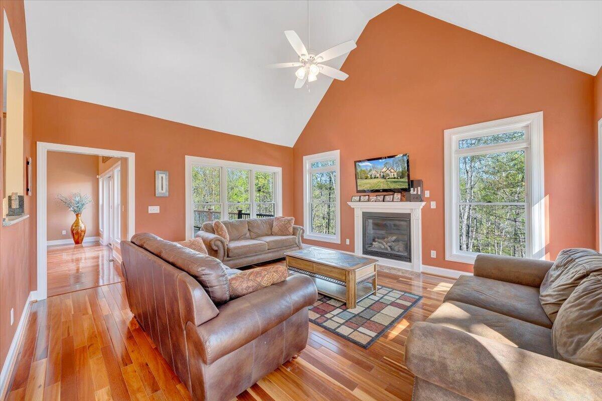 85 Cedar Bay Road Union Hall, VA 24176 - Photo 34 of 134 LIving Room