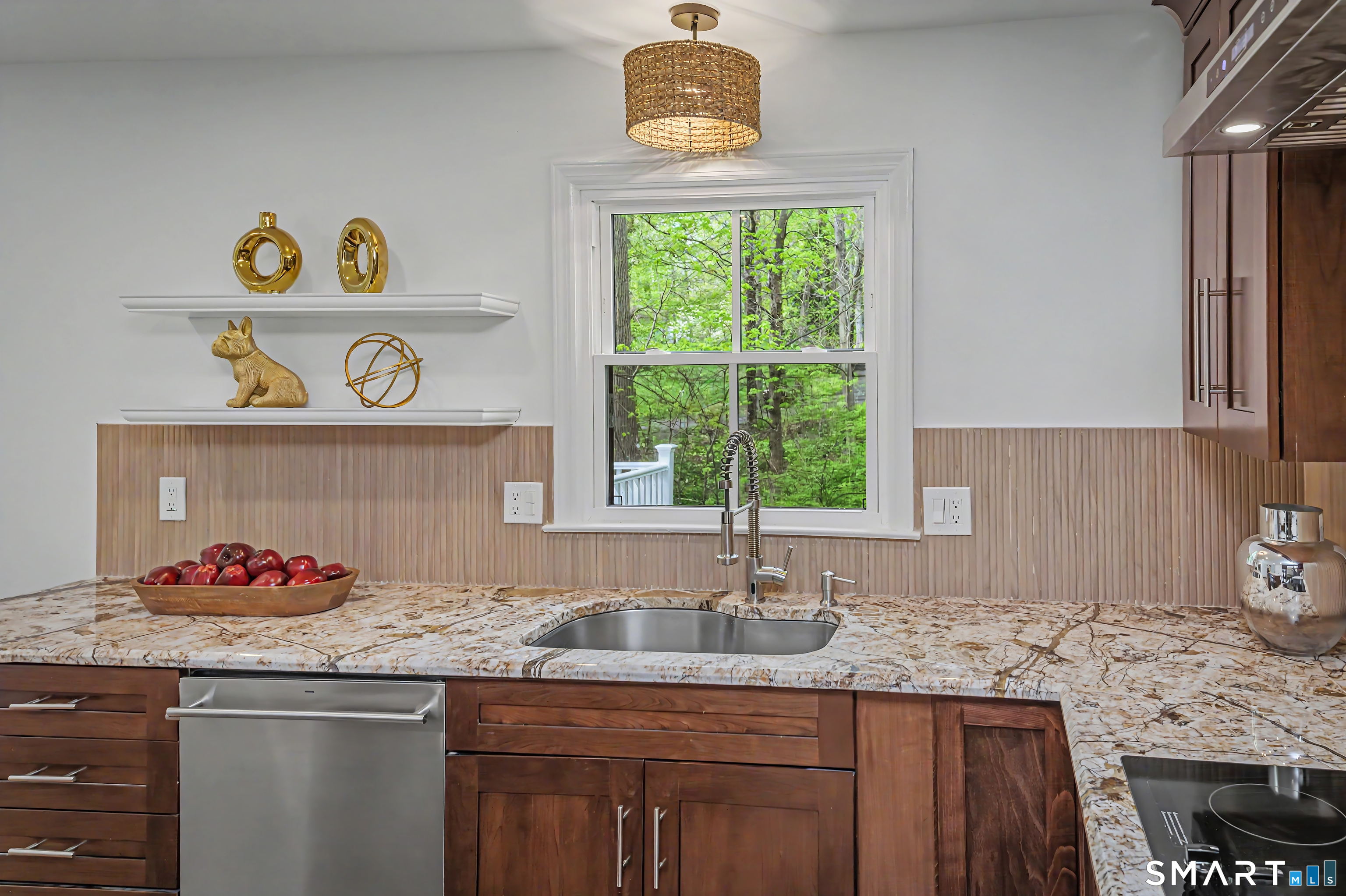 131 Fieldcrest Drive Ridgefield, CT 06877 - Photo 9 of 30