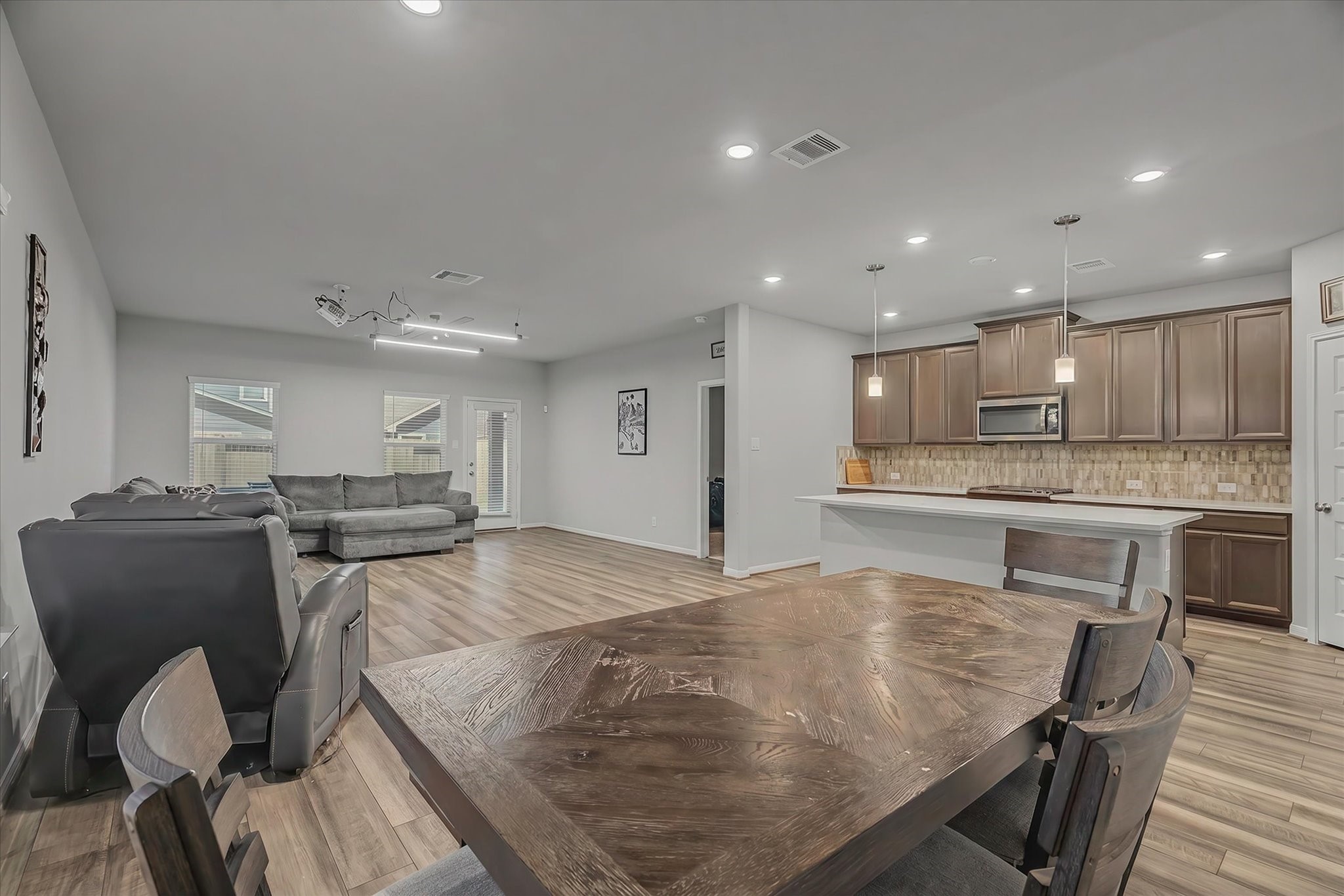6918 Lebec Drive Rosharon, TX 77583 - Photo 8 of 48