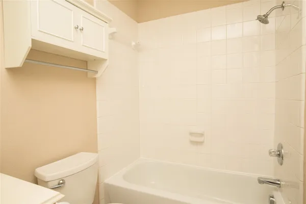 $2,650 | 416 Laddingford Lane, League City, TX 77573