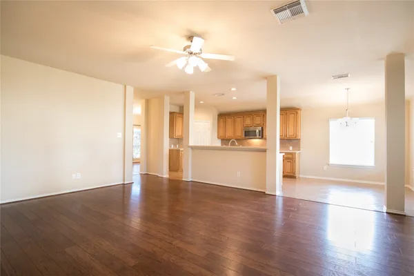 $2,650 | 416 Laddingford Lane, League City, TX 77573