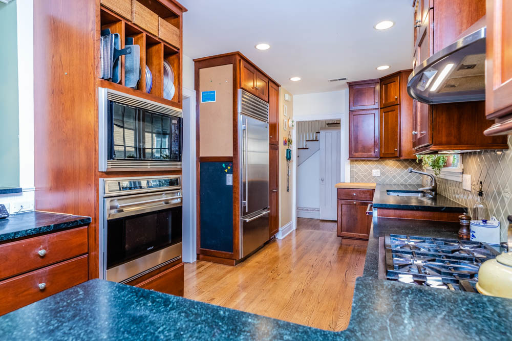 133 Wisner Street Park Ridge, IL 60068 - Photo 11 of 34
