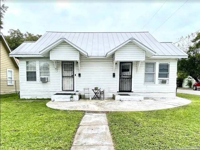 $800 | 1930 West Hermosa Drive, San Antonio, TX 78201