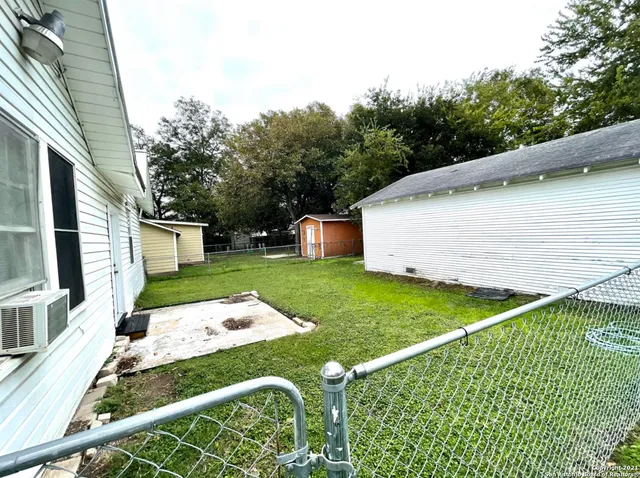 $800 | 1930 West Hermosa Drive, San Antonio, TX 78201