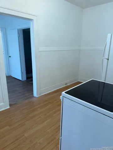 $800 | 1930 West Hermosa Drive, San Antonio, TX 78201