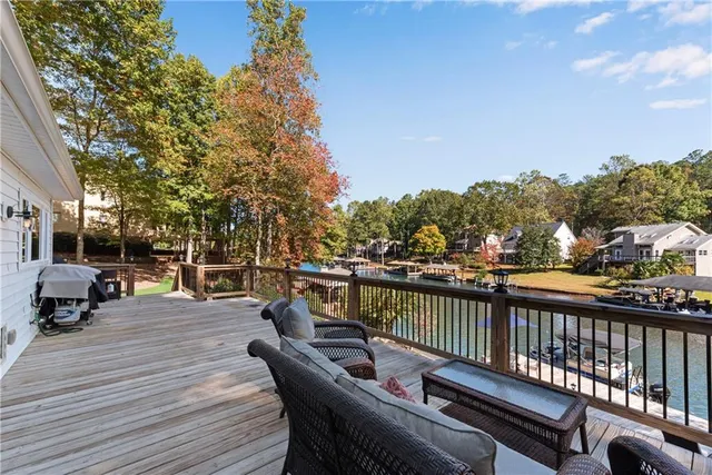 $800,000 | 10005 Lakeview Parkway, Villa Rica, GA 30180