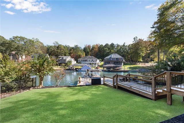 $800,000 | 10005 Lakeview Parkway, Villa Rica, GA 30180