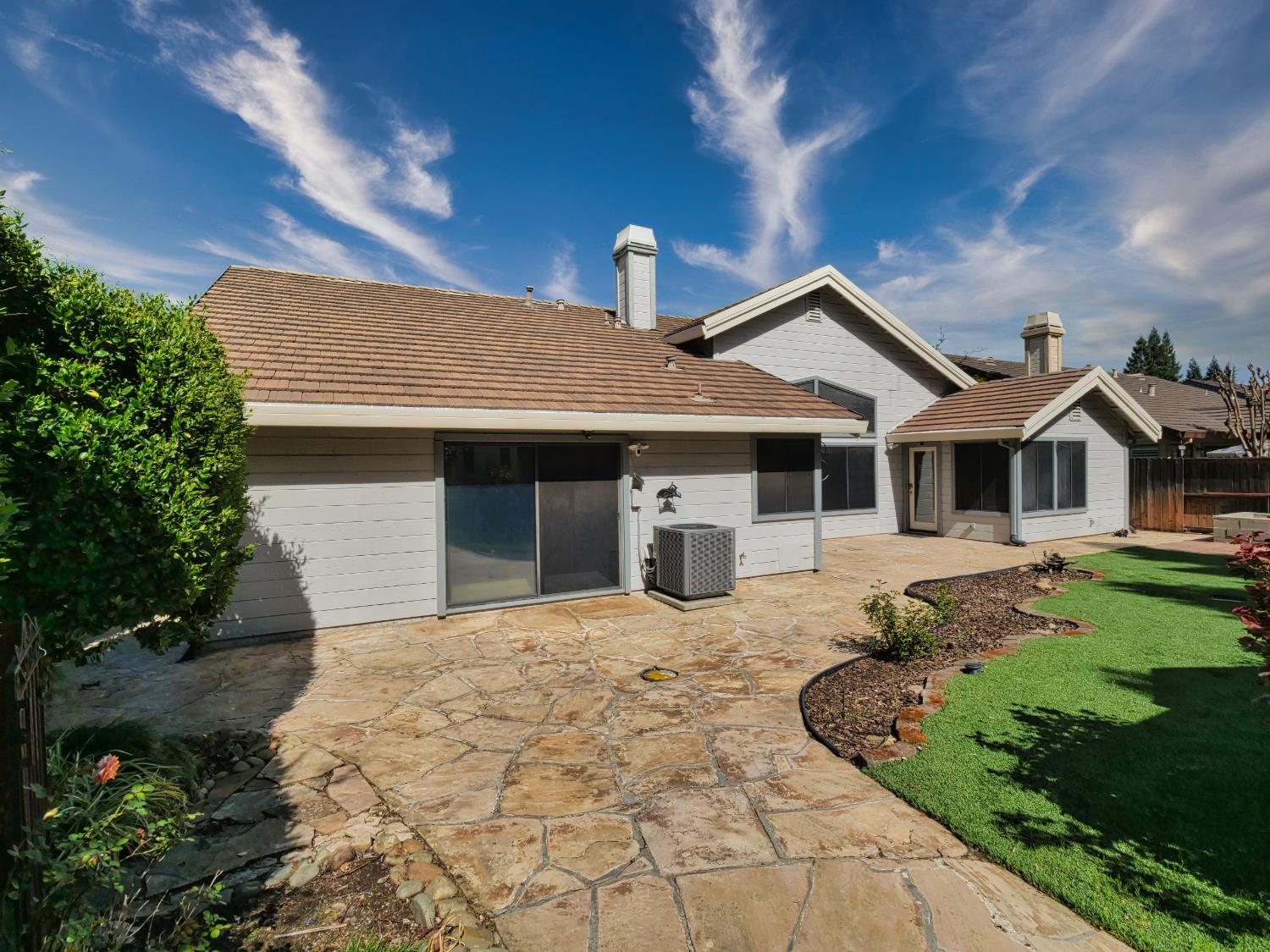 11864 South Carson Way Gold River, CA 95670 - Photo 15 of 69