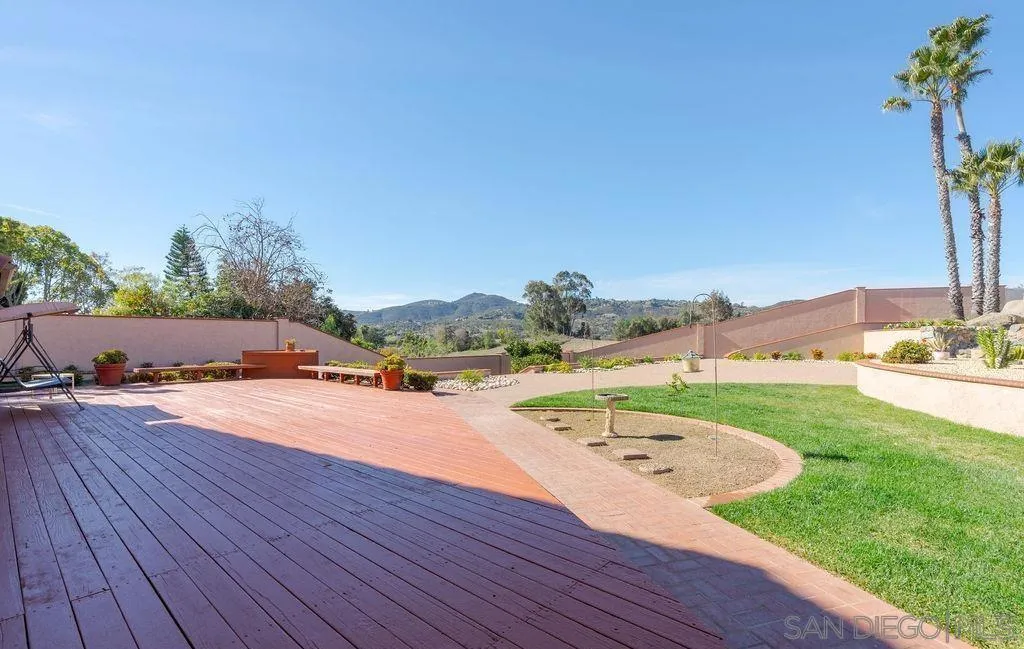 672 Chateau Place Escondido, CA 92029 - Photo 23 of 38