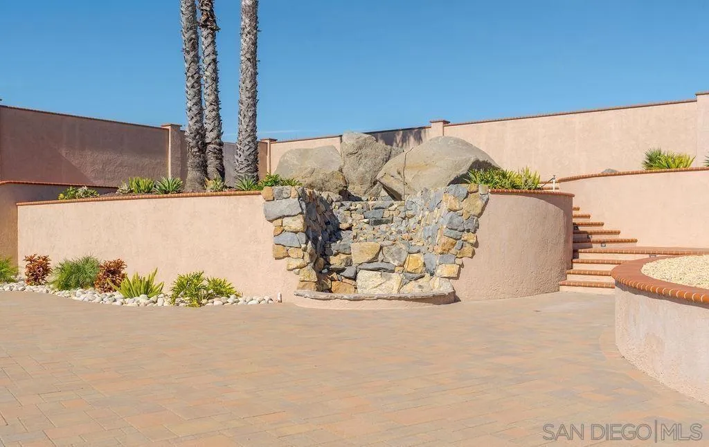 672 Chateau Place Escondido, CA 92029 - Photo 25 of 38