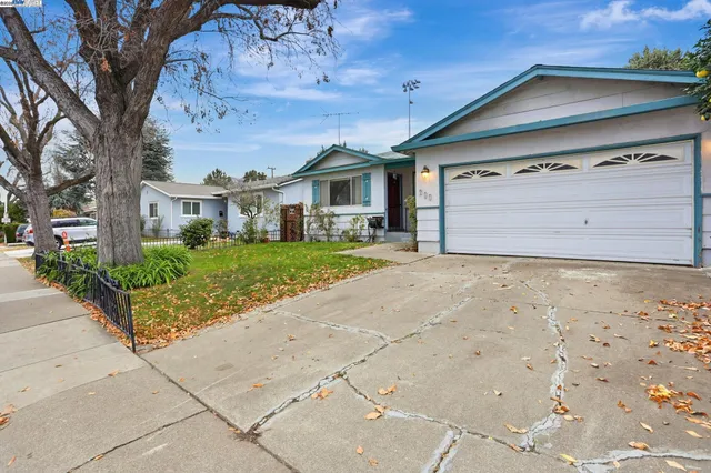 $1,135,000 | 300 North Park Victoria Drive, Milpitas, CA 95035