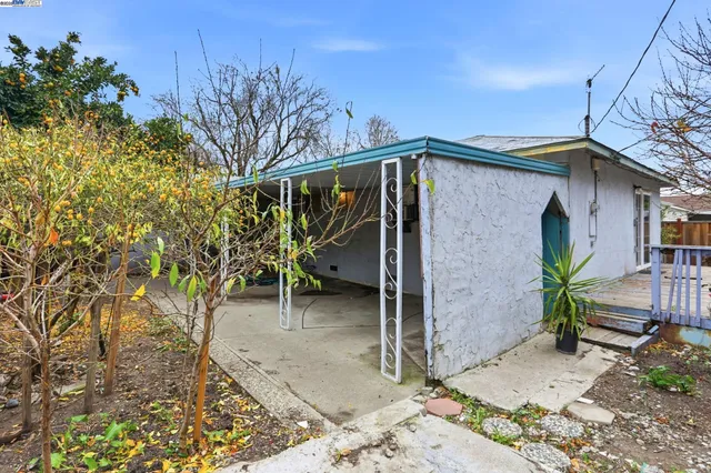 $1,135,000 | 300 North Park Victoria Drive, Milpitas, CA 95035