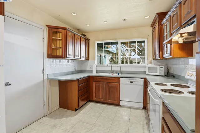 $1,135,000 | 300 North Park Victoria Drive, Milpitas, CA 95035