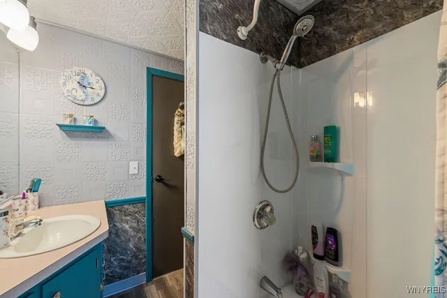 $230,000 | 8408 Maplewood Drive, Royalton, NY 14067