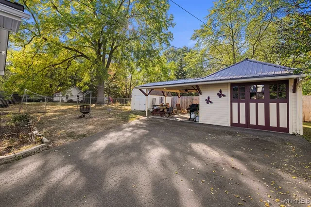 $230,000 | 8408 Maplewood Drive, Royalton, NY 14067