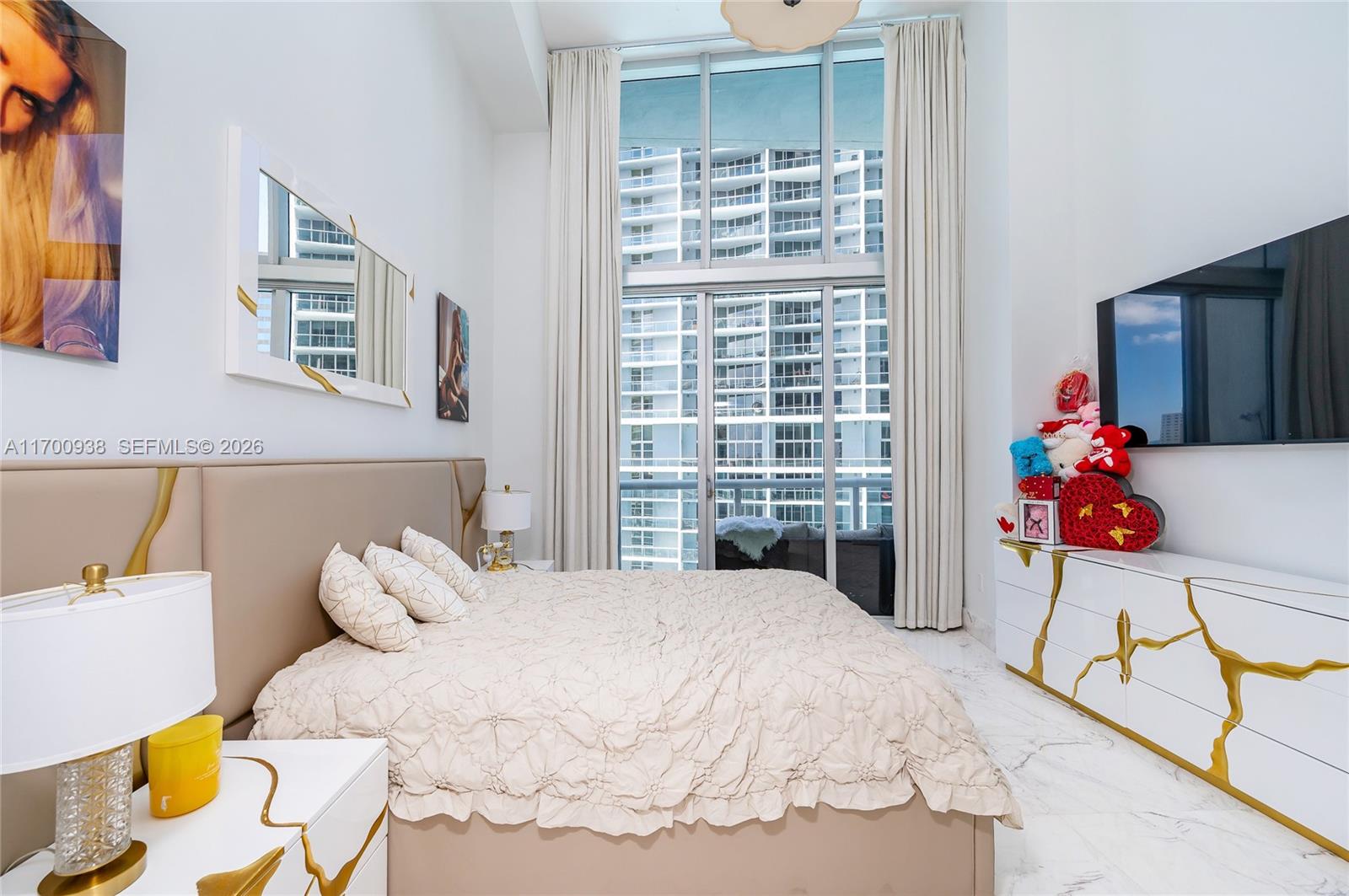 475 Brickell Avenue, Unit 2209 Miami, FL 33131 - Photo 12 of 27