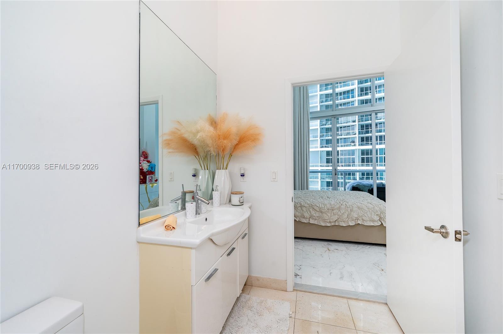 475 Brickell Avenue, Unit 2209 Miami, FL 33131 - Photo 15 of 27