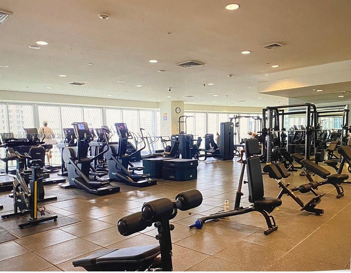 475 Brickell Avenue, Unit 2209 Miami, FL 33131 - Photo 25 of 27