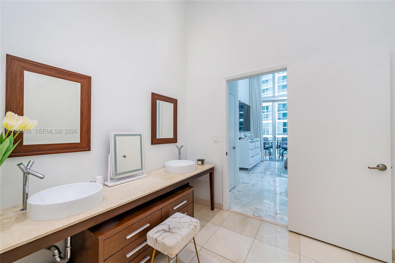 475 Brickell Avenue, Unit 2209 Miami, FL 33131 - Photo 8 of 27