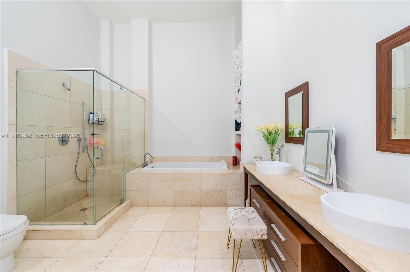 475 Brickell Avenue, Unit 2209 Miami, FL 33131 - Photo 9 of 27