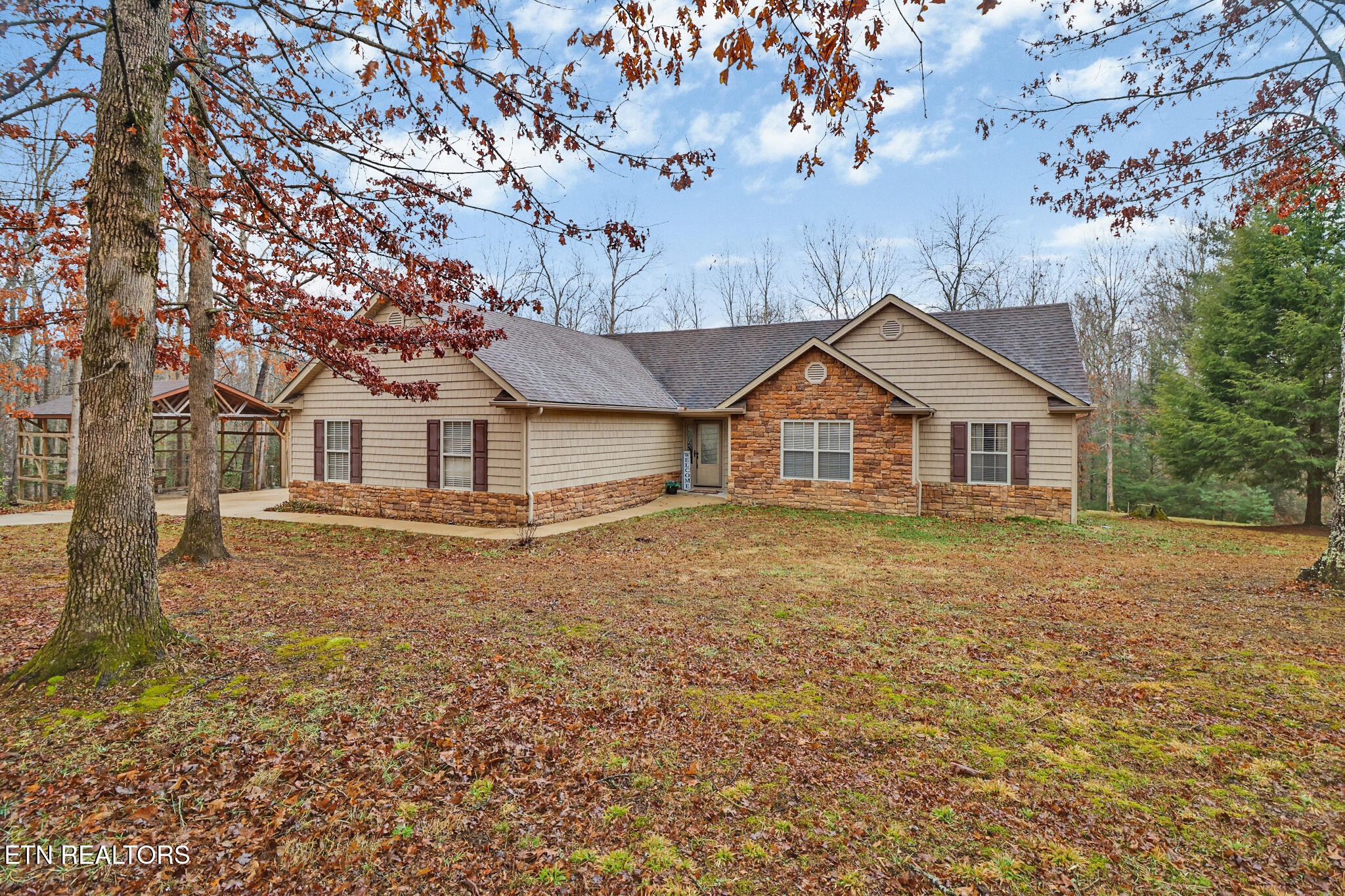 224 Victoria Circle Jamestown, TN 38556 - Photo 2 of 52