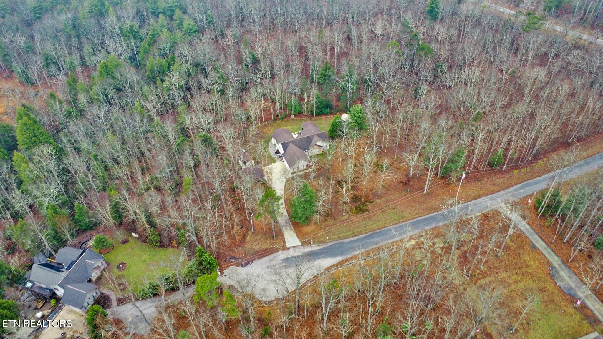 224 Victoria Circle Jamestown, TN 38556 - Photo 3 of 52