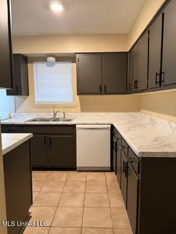 $1,300 | 2645 Hillcrest Drive, Horn Lake, MS 38637