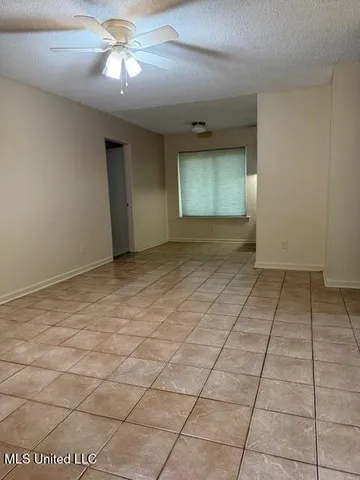 $1,300 | 2645 Hillcrest Drive, Horn Lake, MS 38637