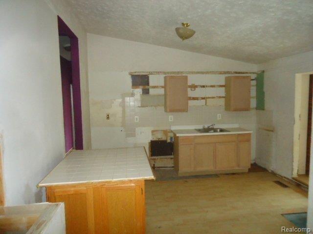 9527 Hazel Street Taylor, MI 48180 - Photo 17 of 26 261-899499-Kitchen (4).JPG